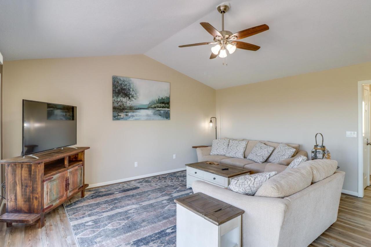 Charming Edgemont Home With Deck And Lake Views! Fairfield Bay Dış mekan fotoğraf
