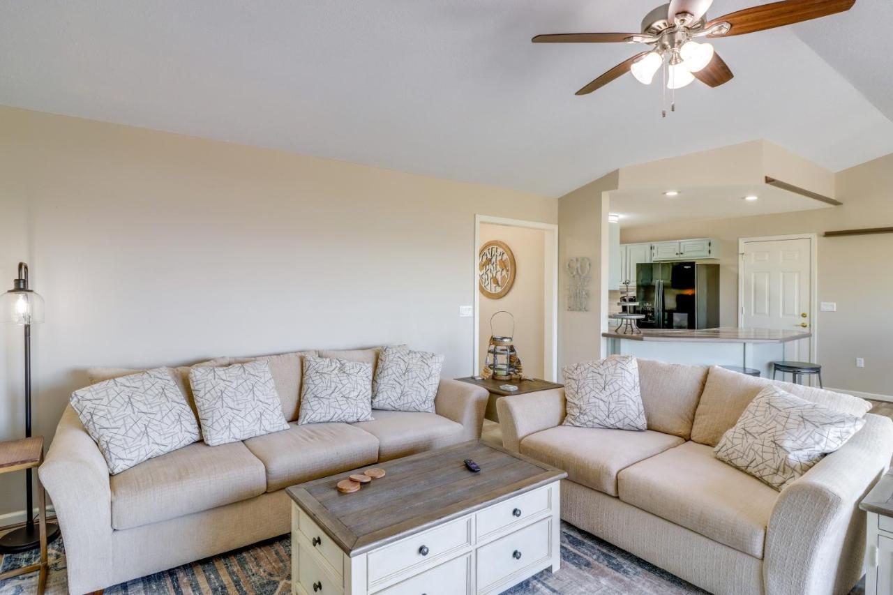 Charming Edgemont Home With Deck And Lake Views! Fairfield Bay Dış mekan fotoğraf